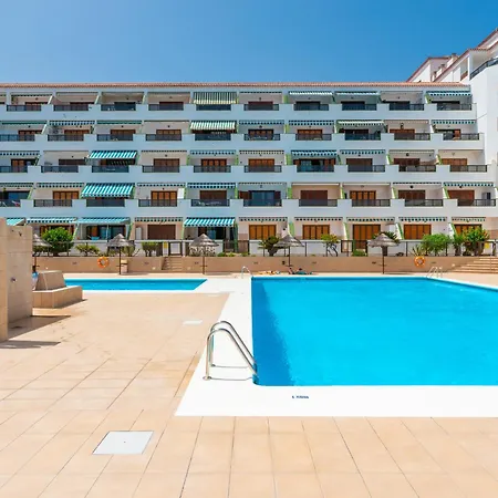 Atlantic View Premium Oceanfront Penthouse شقة *