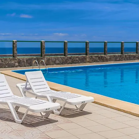 Atlantic View Premium Oceanfront Penthouse شقة *